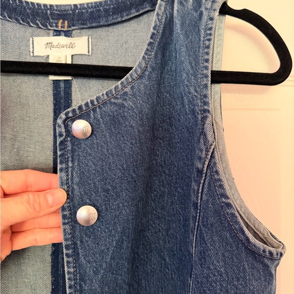 Madewell NWT Denim Crewneck Cutaway Vest in Greendale Wash - Picture 11 of 12